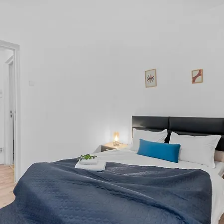 Apartment 2 Bdr Near Hospital Grigore Alexandrescu Bucharest
