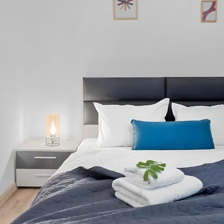 2 Bdr Near Hospital Grigore Alexandrescu Апартаменти Бухарест